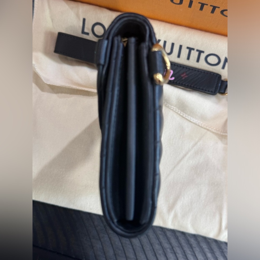 🆕🖤🔐Louis Vuitton Love Lock New Wave Wallet🔐🖤🆕 - Picture 5 of 9